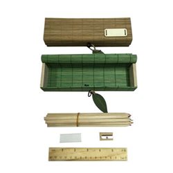 קלמר במבוק משולב עם ציוד