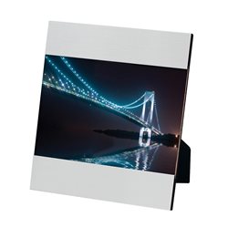 מסגרת לתמונה ממתכת וזכוכית