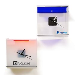 שעון קיר Box ממותג