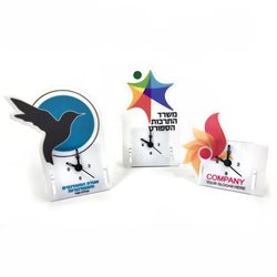 שעון שולחני צורני לפי לוגו ממותג